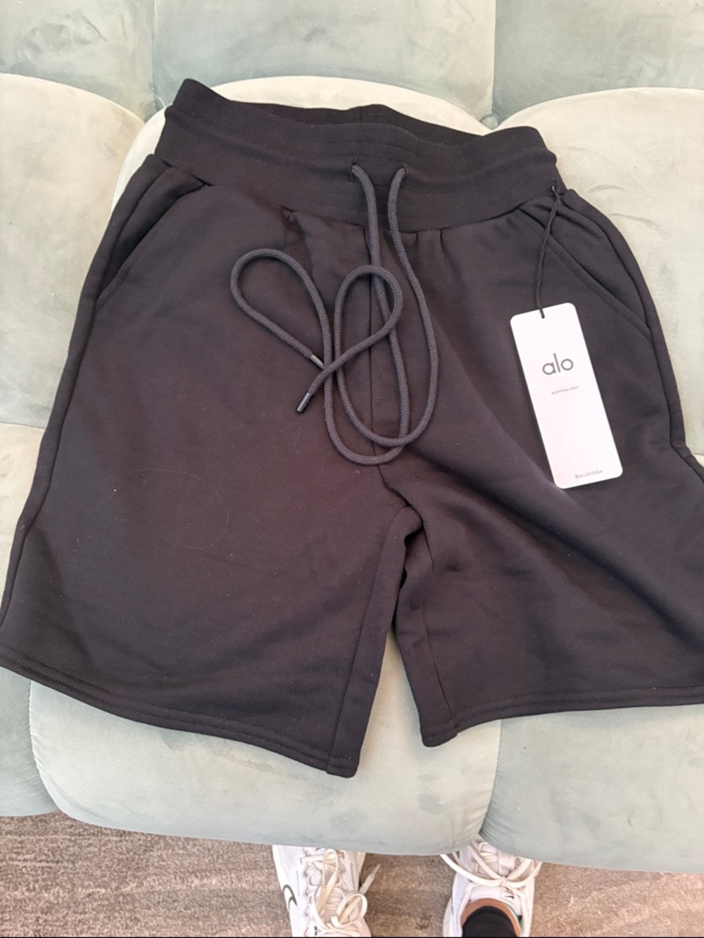 ALO Yoga Men's Black Athletic Drawstring Shorts